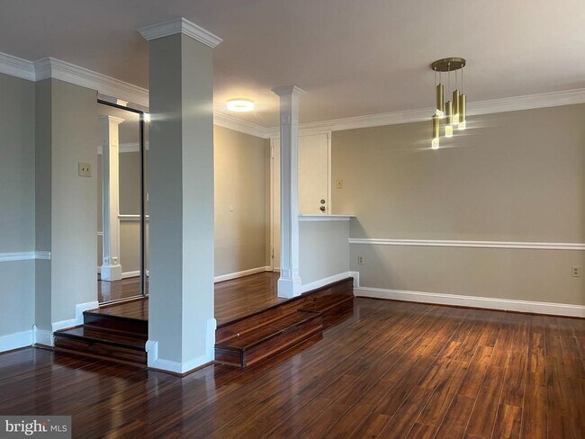 Foto del edificio - 15708 Dorset Rd