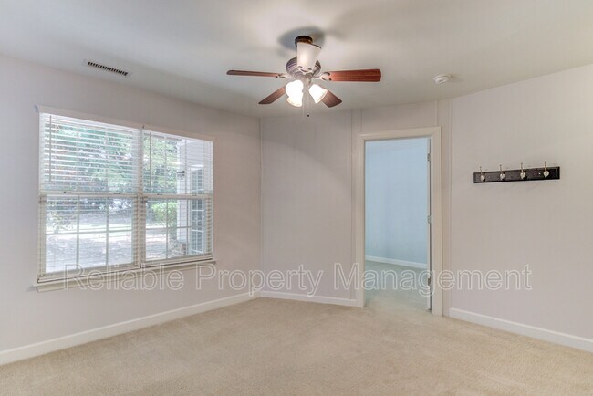 Building Photo - 123 Havelock Ct