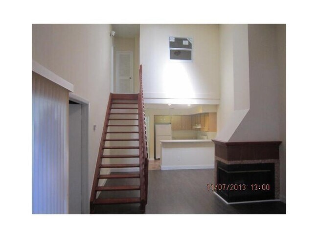 Building Photo - 1813 Racquet Ct