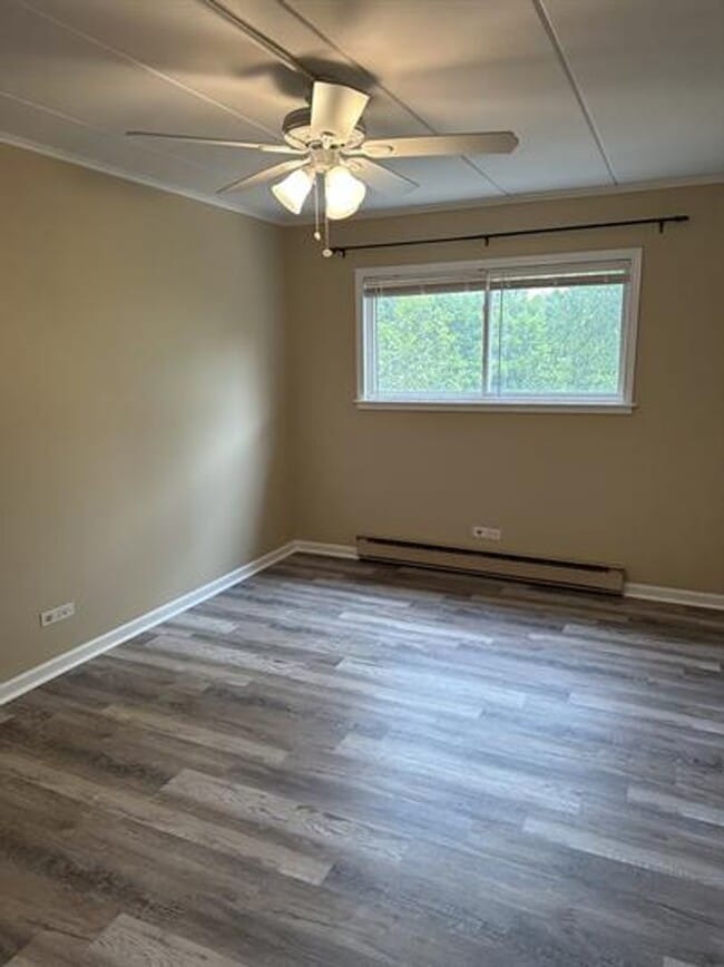 Building Photo - Forest Park Functional 1bd/1ba