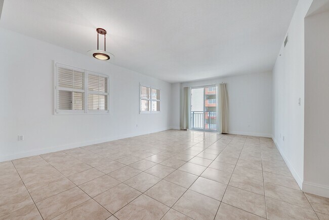 Building Photo - 7270 SW 89th St