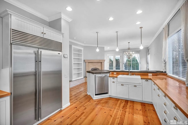 Building Photo - *SHORT TERM LEASE* 5 Bed 2 Bath, Dream Ret...