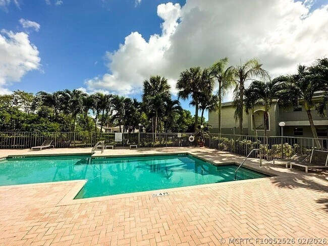 Foto del edificio - 1401 Village Blvd