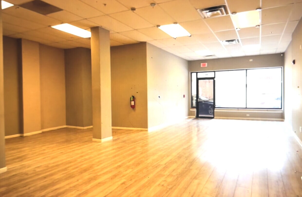 Foto del edificio - Lillie Commercial