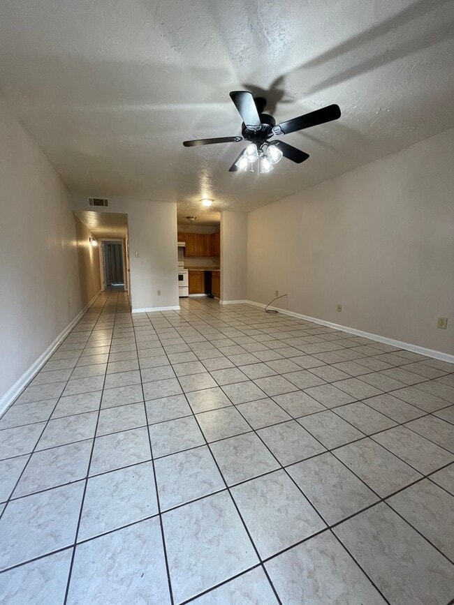 Building Photo - 134 N Meyers