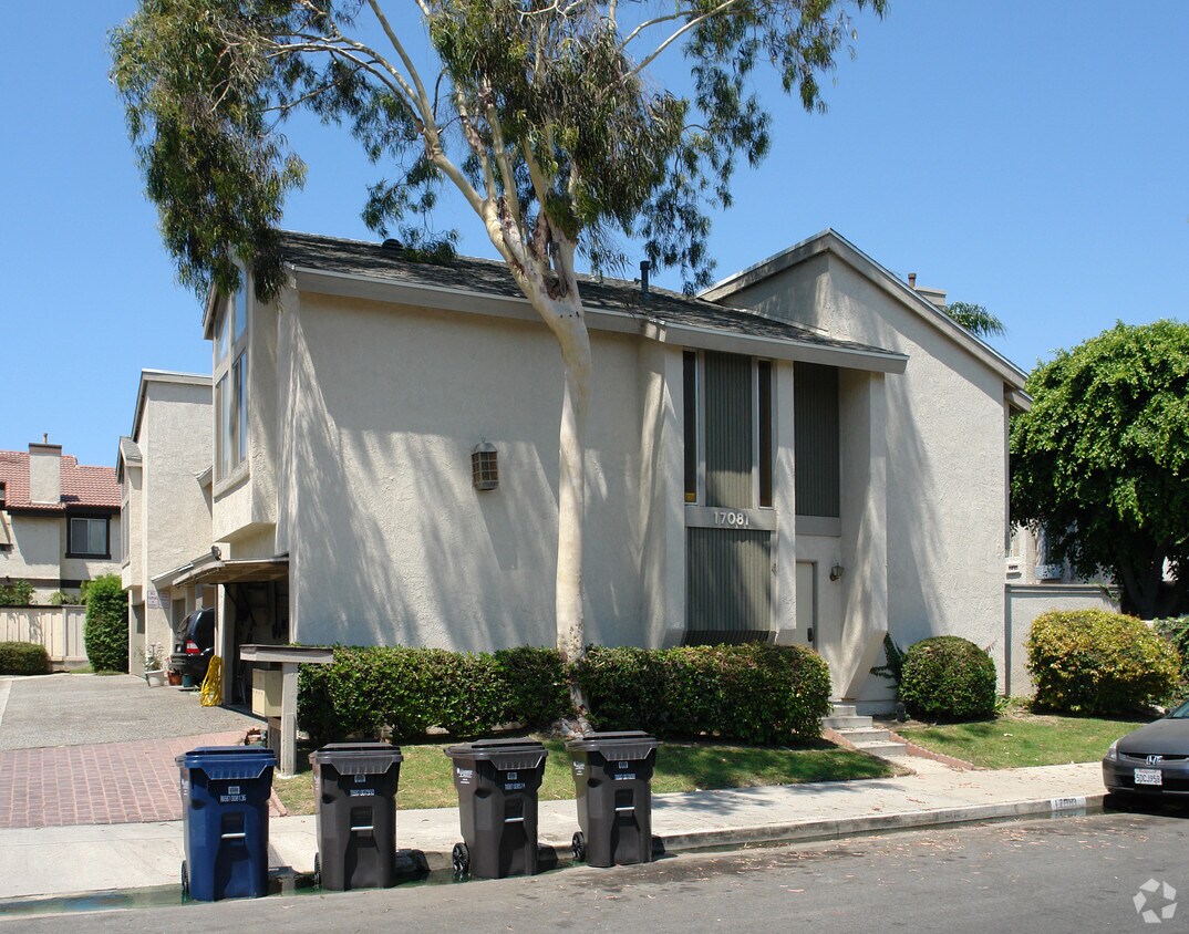 Primary Photo - 17081 Green St