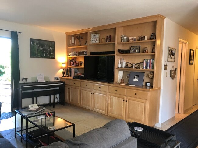 Foto del edificio - 1064 Fremont St