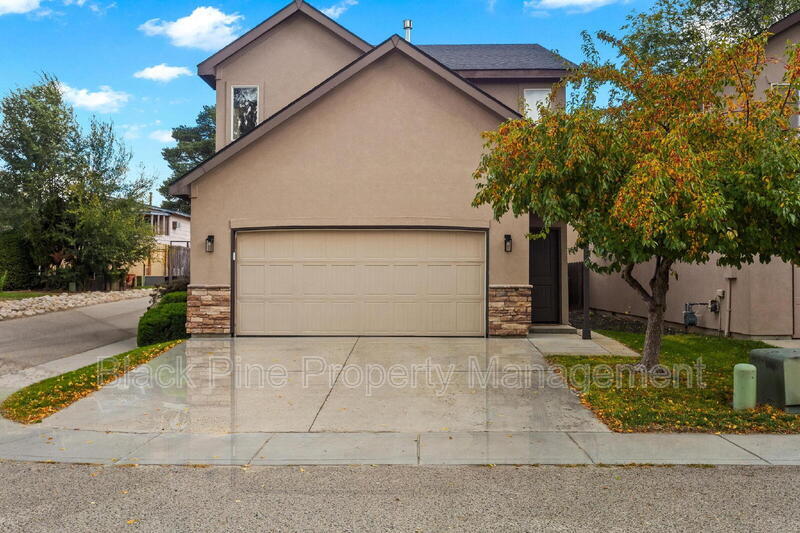 Foto principal - 1729 S Eagleson Rd