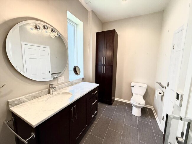 Foto del edificio - 1 bedroom in Chicago IL 60642