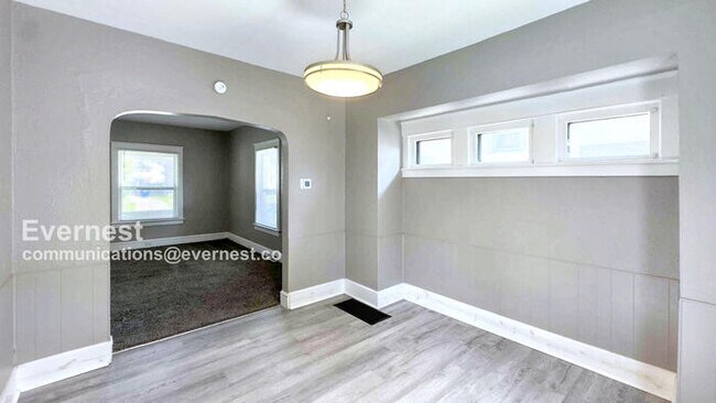 Foto del edificio - 714 Hampton Ave