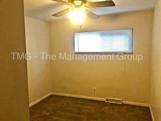 Building Photo - 426 S 93rd St