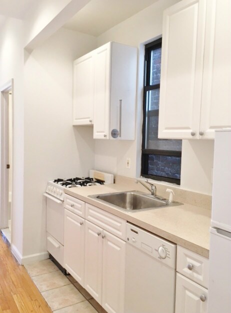 Building Photo - 1711 2nd Ave