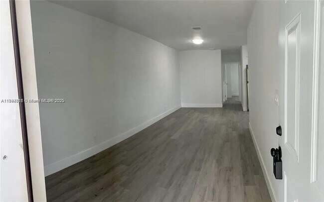 Foto del edificio - 1539 NW 8th Ave