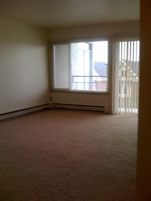 Building Photo - Raphael Court - 1 bedroom