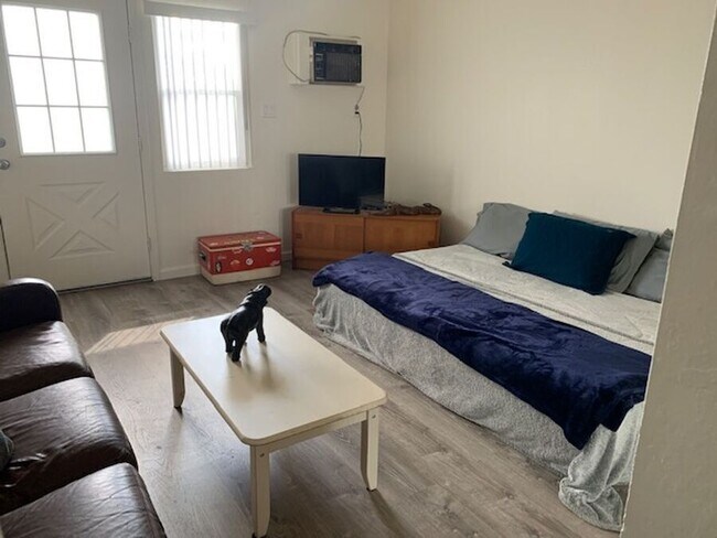 Building Photo - 2140 California St