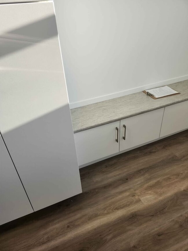 Building Photo - 11813-11847 47 St NW