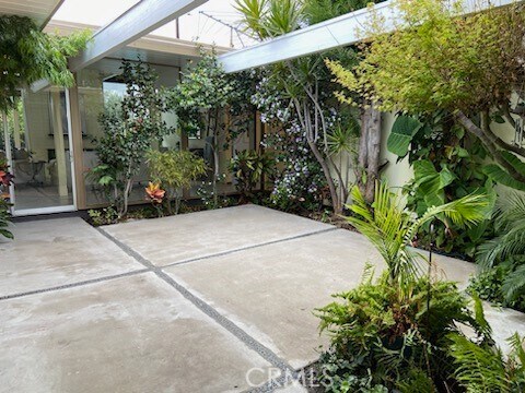 Foto del edificio - 696 S Woodland St
