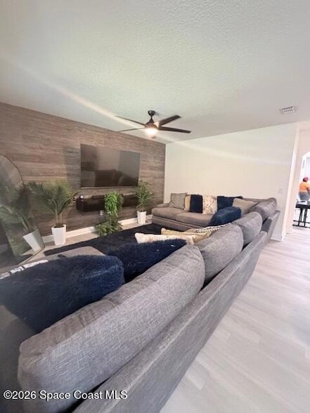 Foto del edificio - 4400 Pagosa Springs Cir