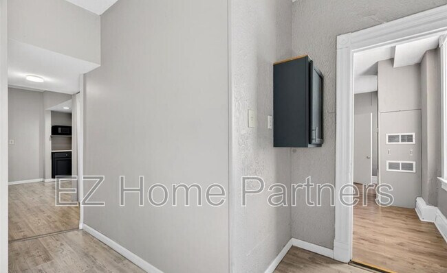 Building Photo - 3005 S Compton Ave