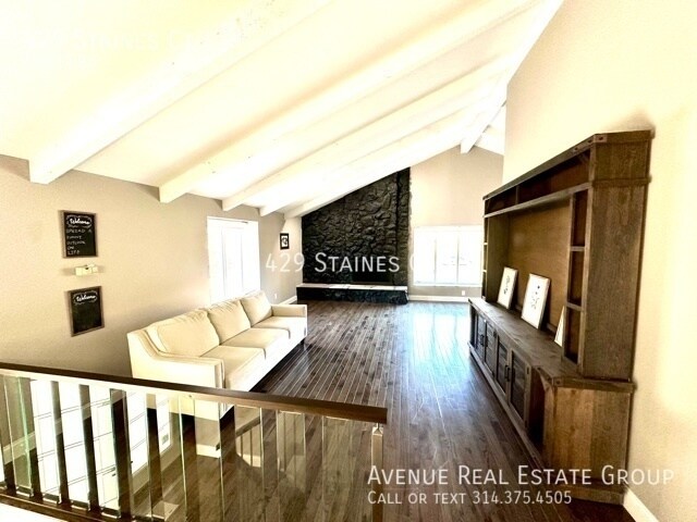 Building Photo - Welcome to 429 Staines Ave