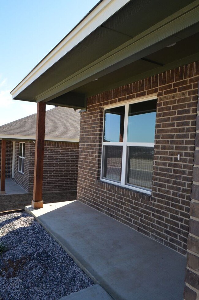 Foto del edificio - 1001 Cline Dr
