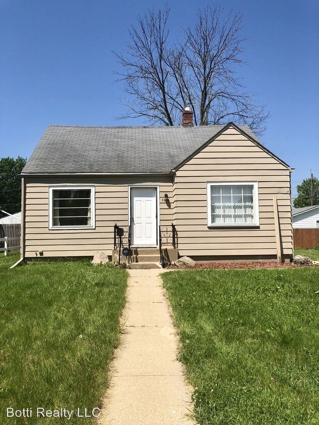 Primary Photo - 3 br, 2 bath House - 3036 N. Church St