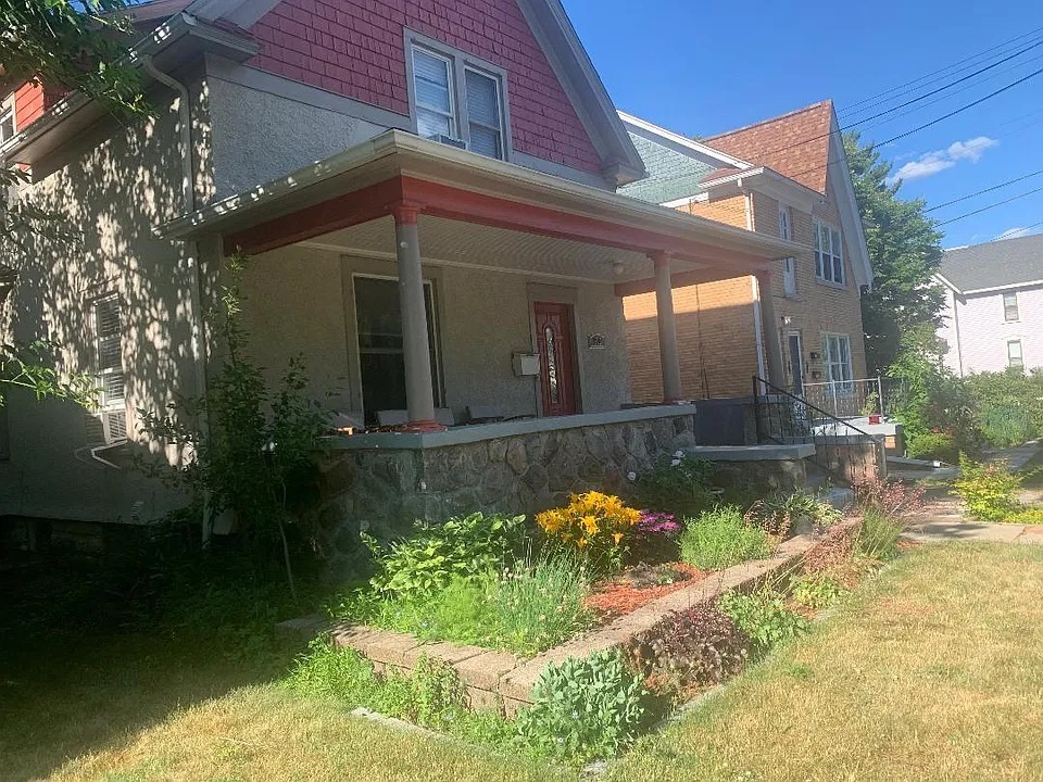Foto principal - 910 W Huron St
