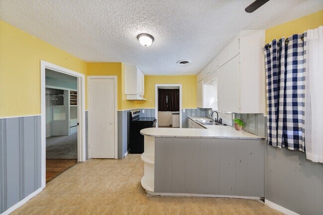 Foto del edificio - 1002 Lowrie St