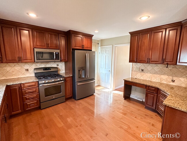 Building Photo - 6463 Oldbarn Ct