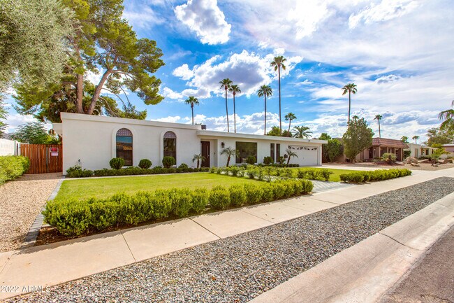 Building Photo - 3743 GARDEN Dr