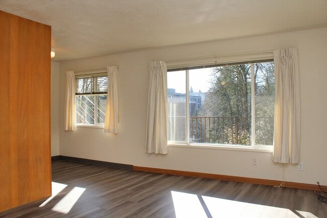 Foto del edificio - 930 SW Gibbs St