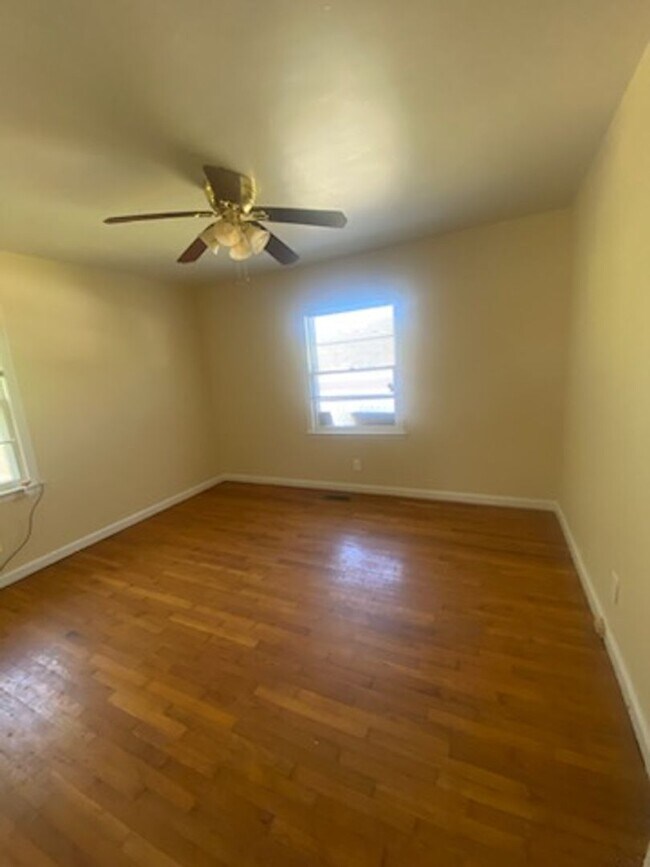 Foto del edificio - 4025 Acacia Dr