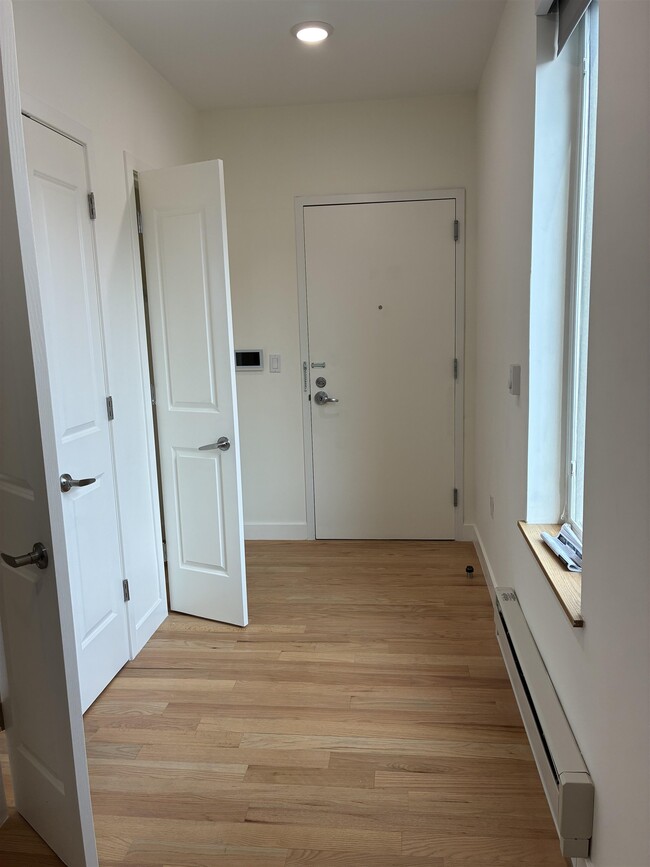 Building Photo - 1435 51ST St