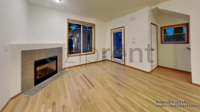 Foto del edificio - 12047 33rd Ave NE