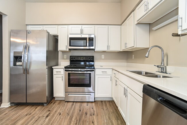 Foto del edificio - 2117 David Earl Dr