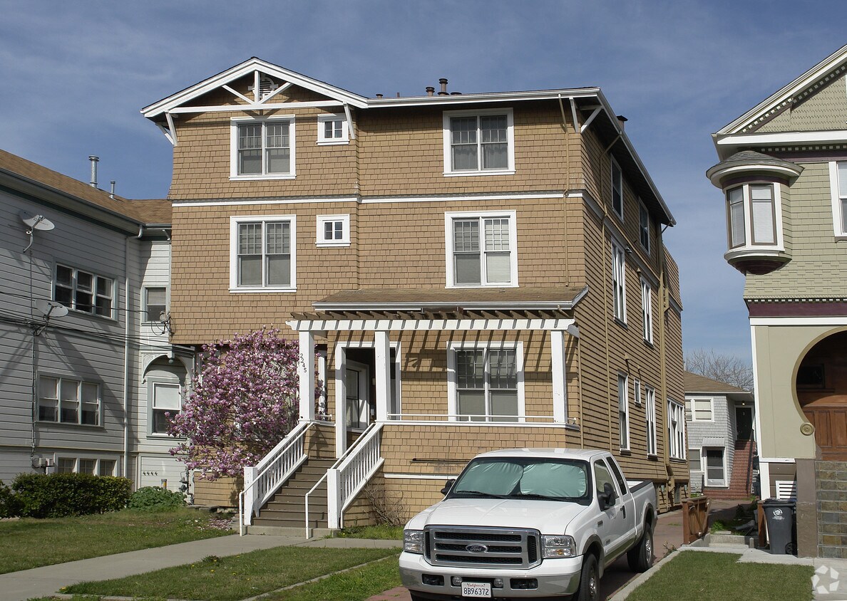 Foto del edificio - 2245-2247 San Antonio Ave