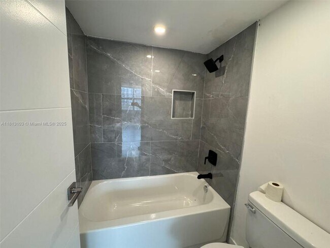 Foto del edificio - 2 bedroom in Miami FL 33179