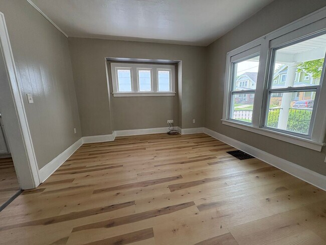Foto del edificio - 4224 Fairview Dr