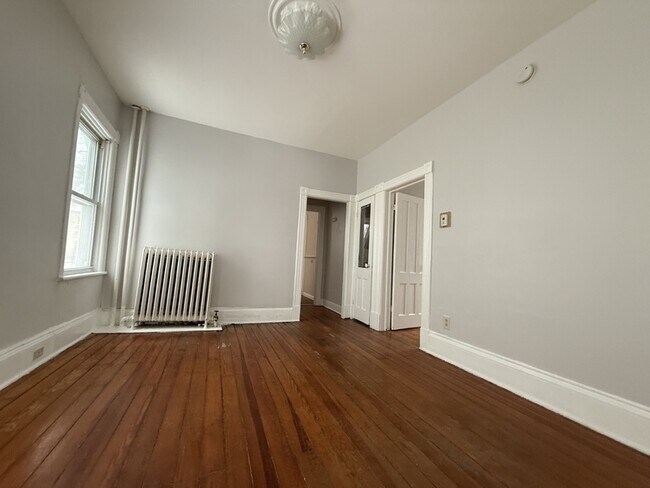 Building Photo - 526 Hamilton St