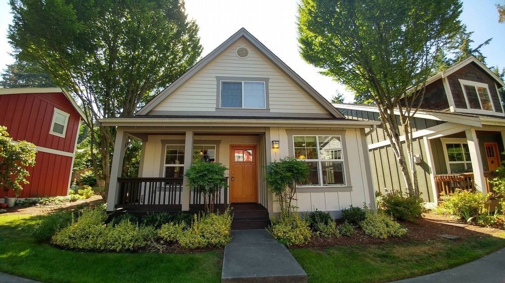 Primary Photo - Picturesque Cottage in Shoreline