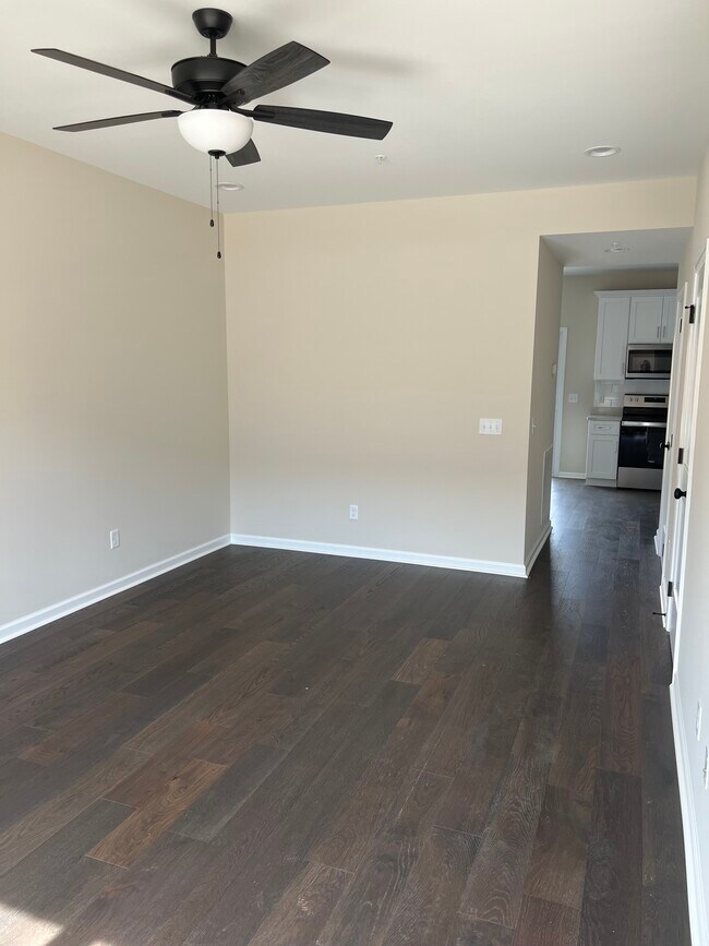Foto del edificio - 976 Horizon Ct