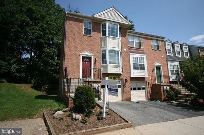 Building Photo - 512 Suffield Dr