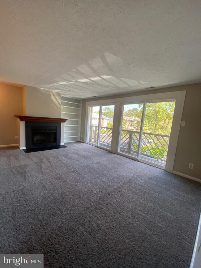 Building Photo - 9 Teaberry Ct