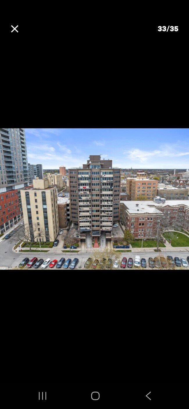 Foto del edificio - 1919 N Summit Ave