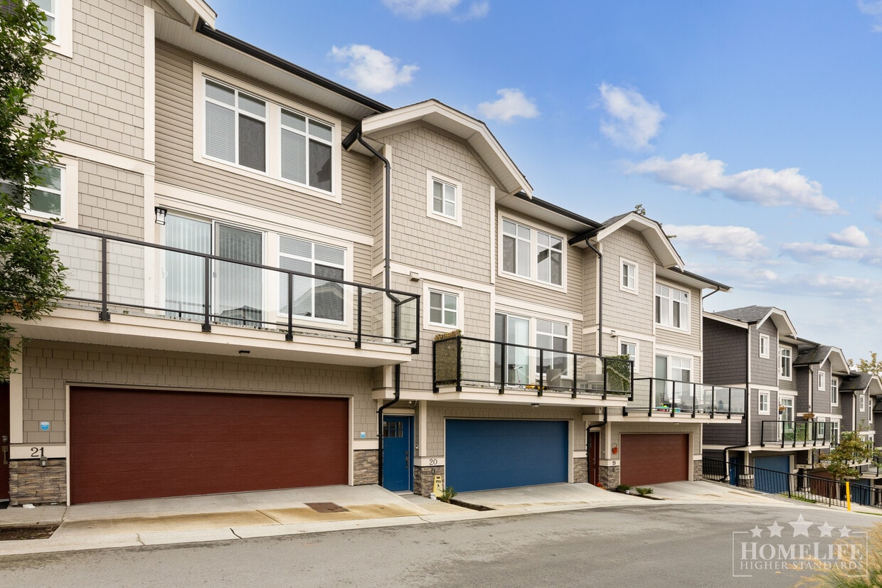 Primary Photo - Modern 3-Bedroom Townhome in the Heart of Bridgeview — Exceptional Location Near Transit, Schools...