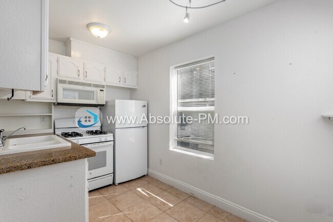 Foto del edificio - Amazing 2 Bed 2 Bath Newly Upgraded Unit i...