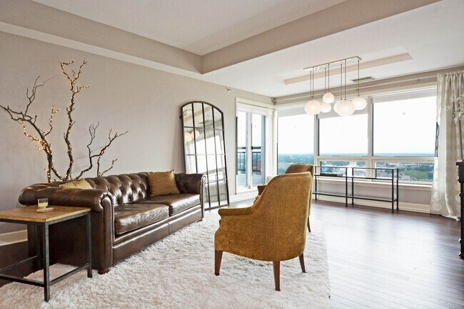 Building Photo - Luxury 3-Bed 2-Bath St. Paul Condo - Avail...