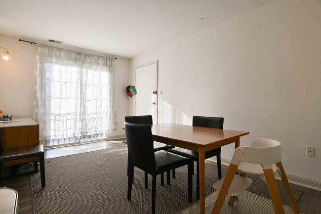 Foto del edificio - 732 5th St SE