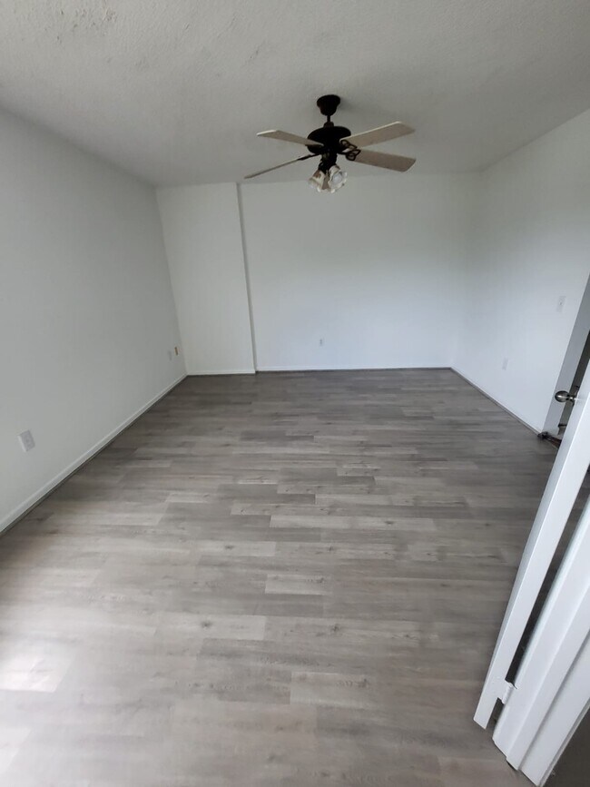 Foto del edificio - 11458 NW 33rd St