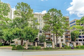 Building Photo - 661 Bering Dr